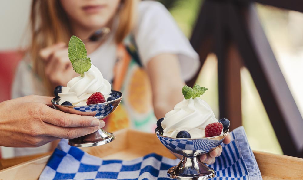 Speiseeis gegen Mandelentzündung Eis essen ist gesund
