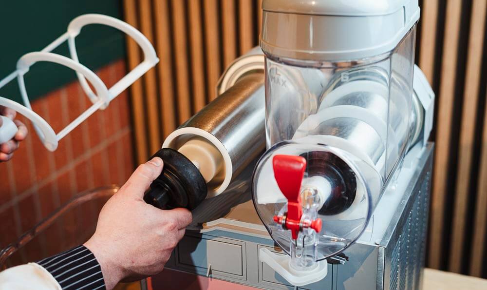 Eins-, zwei- oder dreikammerige Granitoren